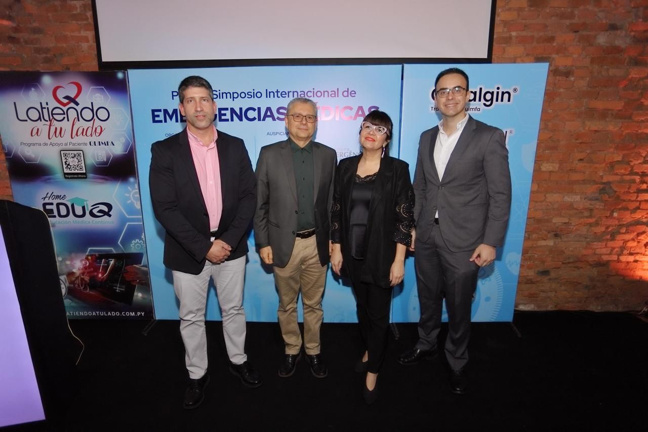 Dr. Frederico Arnaud com os organizadores do Primeiro Simpósio Internacional de Emergências Médicas, no Paraguai
